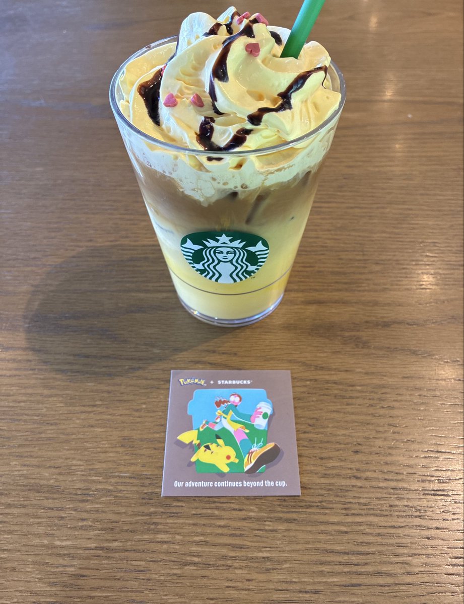 Solare0225's tweet photo. おはようございます☀
有休なのでスタバでピカチュウハニークリームラテ飲んでる🥤

1ヶ月ほどほとんどやってなかったVRChatだけど、今週末に環境が整いそうかな。
まずはフレンドに会いに行こうっと😊 https://t.co/TGbTyeEeze