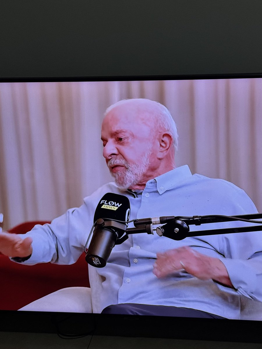 colombolf's tweet photo. #Lula fez a Globo deitar haha! E vem no 1o turno ⭐️ https://t.co/9bjtDyWaAm