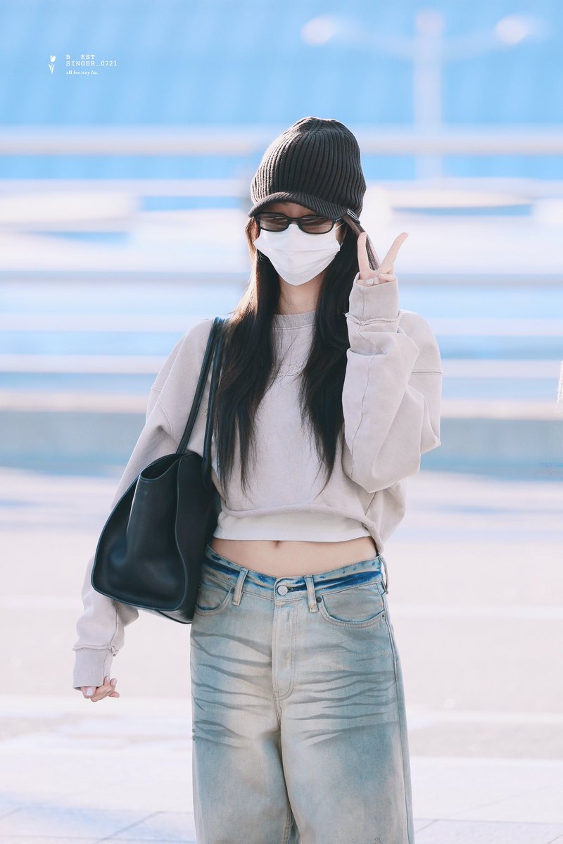 BS_0721's tweet photo. 261002 ICN #LIA #리아 #ITZY #있지 https://t.co/HJ27fBYTAA