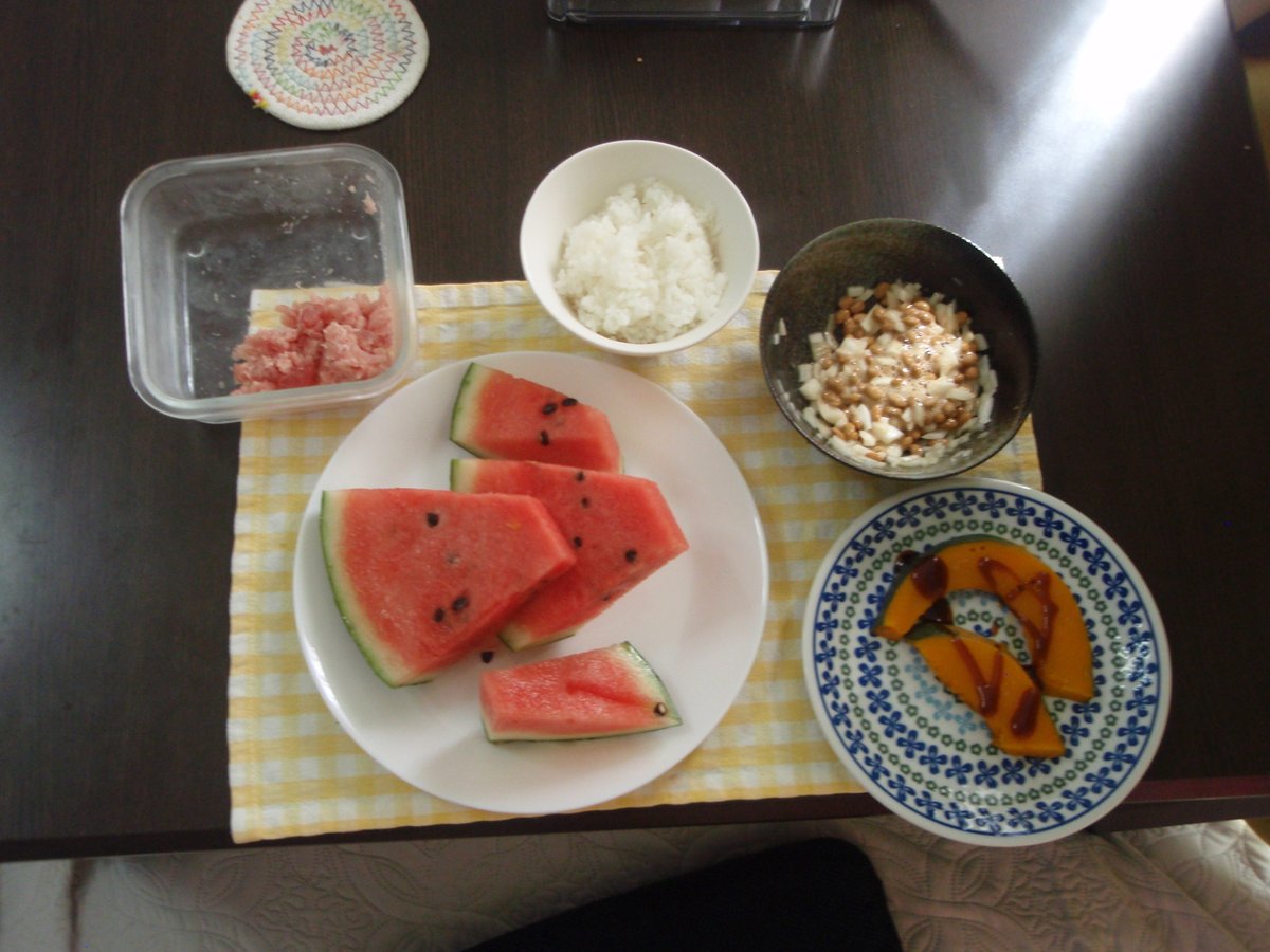 izumobojo's tweet photo. #朝食

スイカも食べおさめかな。

ŧ‹”ŧ‹”ŧ‹”ŧ‹”(๑´ㅂ`๑)ŧ‹”ŧ‹”ŧ‹”ŧ‹” https://t.co/fYJzPWXDkY