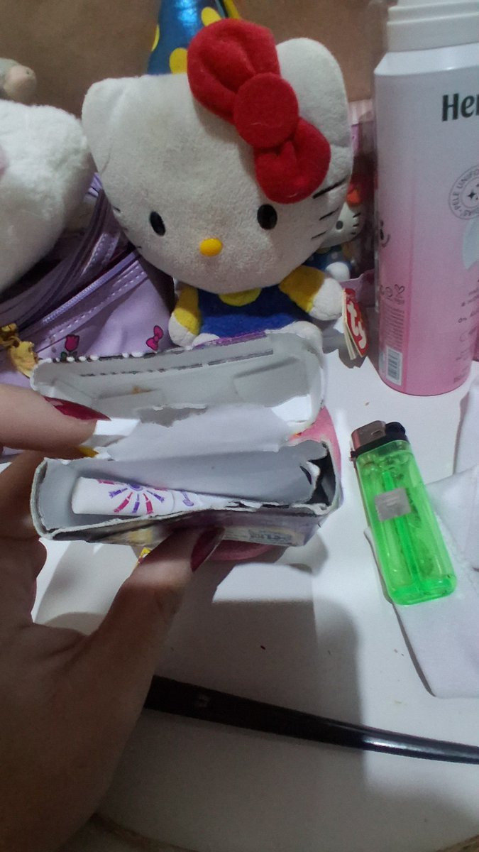 DemonBridge_'s tweet photo. Tinha que existir o bolsa cigarro https://t.co/APoI9yjno6