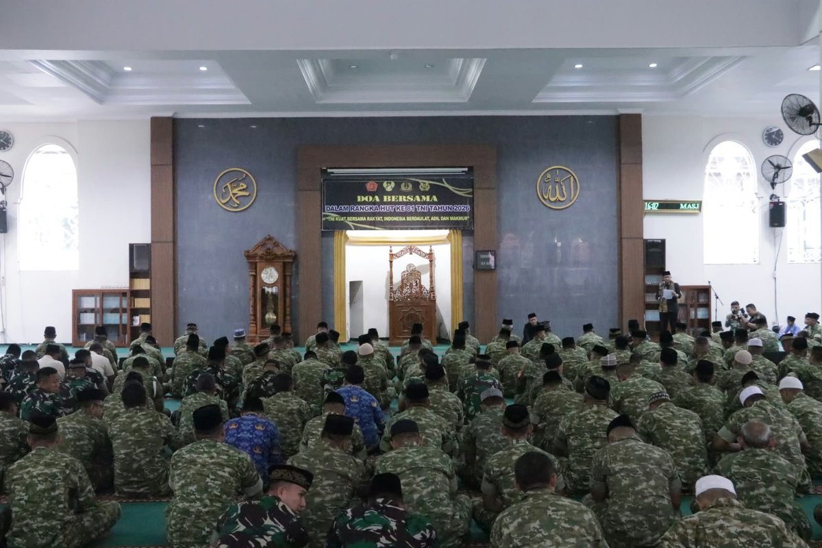 PenSulaiman's tweet photo. Personel Lanud Sulaiman Hadiri Doa Bersama dalam Rangka Memperingati HUT ke-81 TNI https://t.co/VBYRivZl2t
