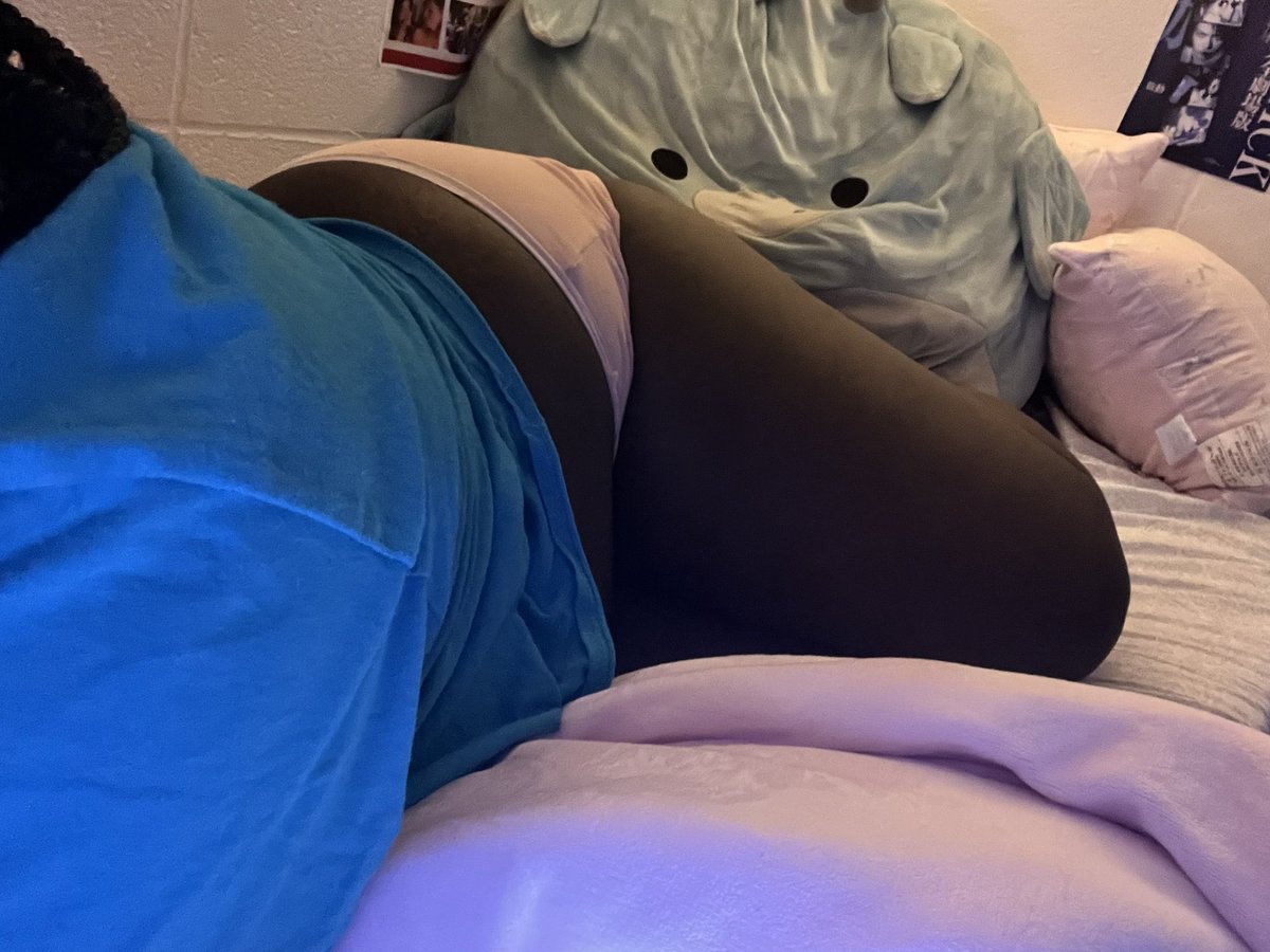 ukeddrol's tweet photo. i wish i had a bf.. id send him pictures of me everyday https://t.co/ZUAEFR0P24
