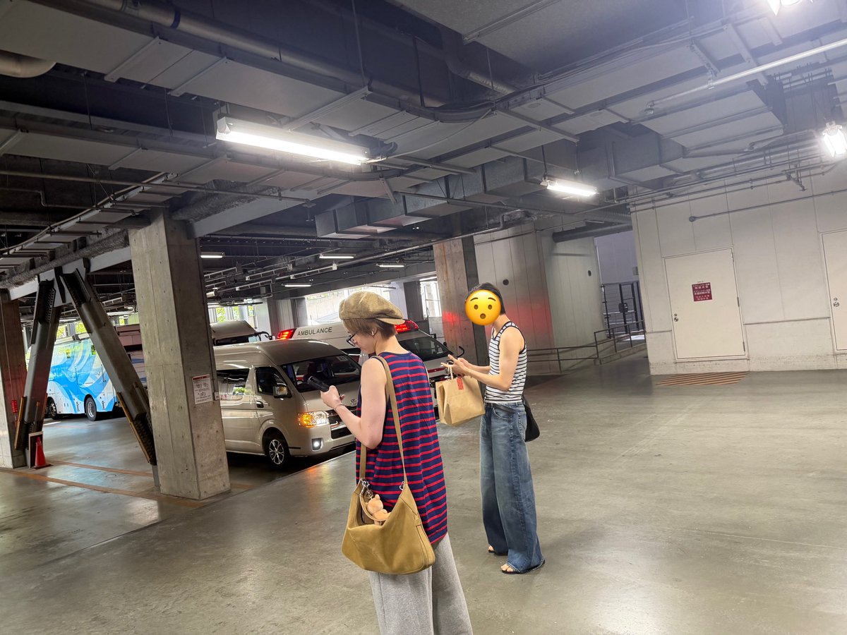 SGTG1002's tweet photo. 아 진짜 미친순애야
애 자고있는 손가락도 귀여워보여서 찍음 
입벌리고 자고있는거 귀엽고웃겨서 찍음 
공중화장실에서 세안하고있는거 귀여워서 찍음
초딩같은 뒷모습 귀여워서 걍 찍음
예쁘게 찍으려는 의도 1도 없고 걍 일상속에서 자기눈에 햄틩이 귀여워보일때마다 찍은거같���서...하.. https://t.co/nkUcOABYP7