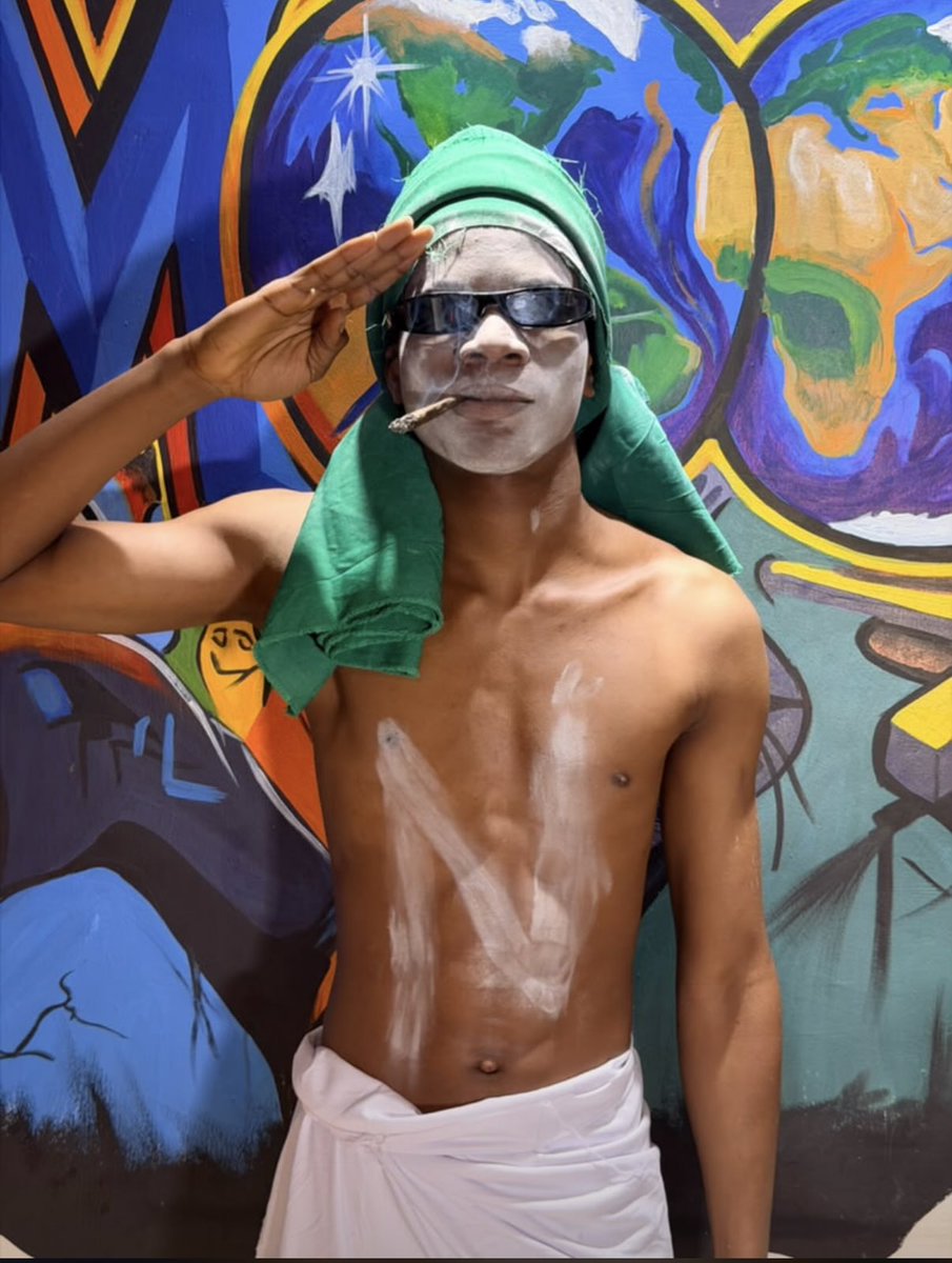 Moores_wrld's tweet photo. @burnaboy HAPPY INDEPENDENCE NAIJA😂 https://t.co/dPLijSQBr1