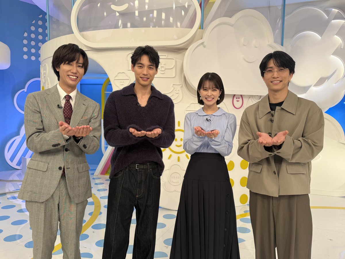 hideandseek_ntv's tweet photo. ／
#ハイドアンドシーク 0秒前の彼女
𝟏𝟎月𝟒日(日)よる𝟏𝟎時𝟑𝟎分𝐒𝐓𝐀𝐑𝐓
＼

ただいま
福士さん、志田さん、田中さんの3人が
日テレを電波ジャック中📡⚡️

ZIP!ご覧いただき
ありがとうございました🤲🏻🩵
栗入れ大成功🌰

続いては #DayDay. に出演します！
ぜひご覧ください！！

福士蒼汰
志田彩良
田中樹