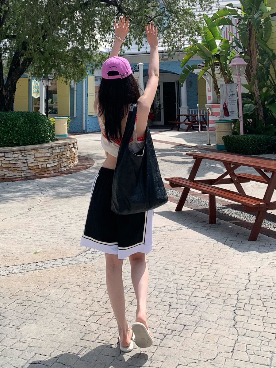 8Kayin's tweet photo. YIPPIE, Bahama’s!! 🏝️ https://t.co/9inydoVyCP