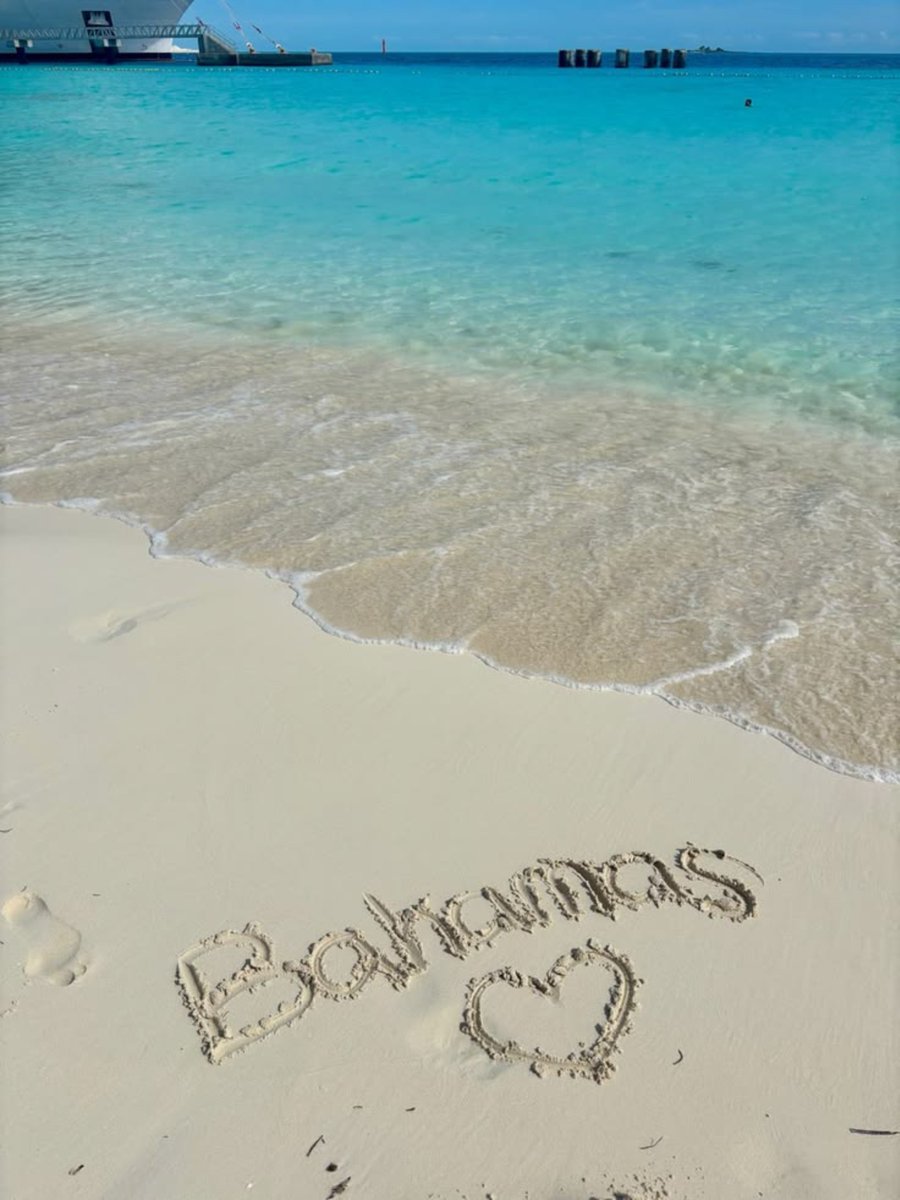8Kayin's tweet photo. 🏖️🫧🦪🪸🪼🐚’
3 expressions while I’m in the Bahamas: 
①. ️Sunny skies, blue seas, 
️ ️️ ️️ ️️ ️️  and one very happy me: WOOHOO!
②. ️Just me being all (HEHE) in the Bahamas
③. ️I’m in the Bahamas and suddenly 
️ ️️ ️️ ️️ ️️️ ️ ️everything’s just YAAAY! https://t.co/kPtQAVCF6X