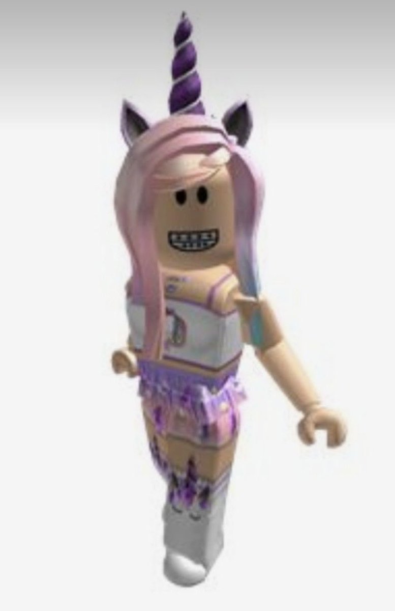 orcaynn's tweet photo. shes actually inspired by the 2018 roblox unicorn avatars https://t.co/8yBsHJor6E