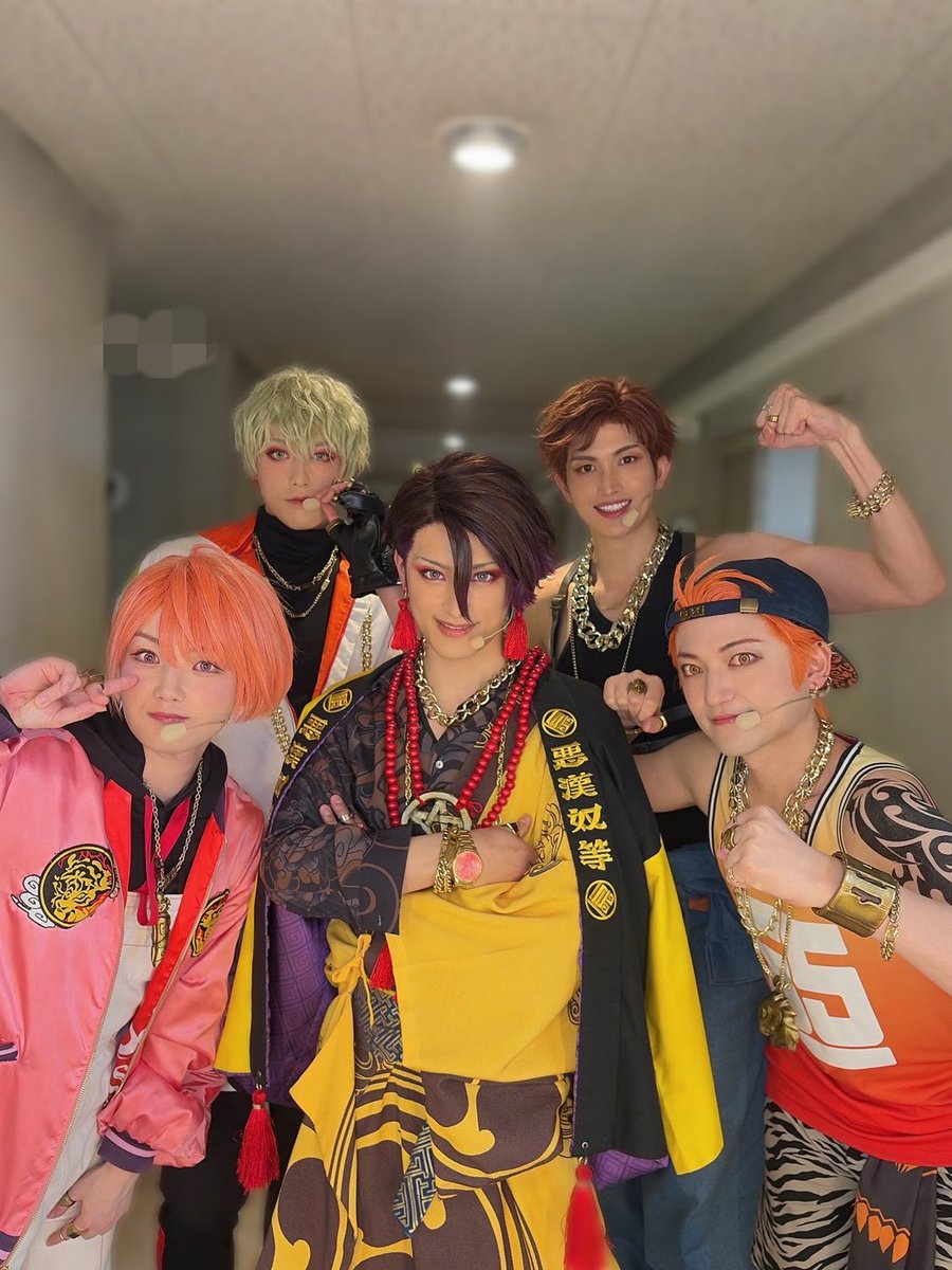 koba_tatu's tweet photo. おはようございます✨😌✨
本日から
Paradox Live on Stage -Road to Legend- "RAGE" の幕が上がります🔥⚡️
気合い入れていきます！！

伝説のハコ、再び………！

素敵なチームが沢山です。一緒に盛り上がりましょう！🔥会場でお待ちしております！！！
いくぞ6人目ーーー！！！🔥

#パラステ https://t.co/b7q69kIUNP