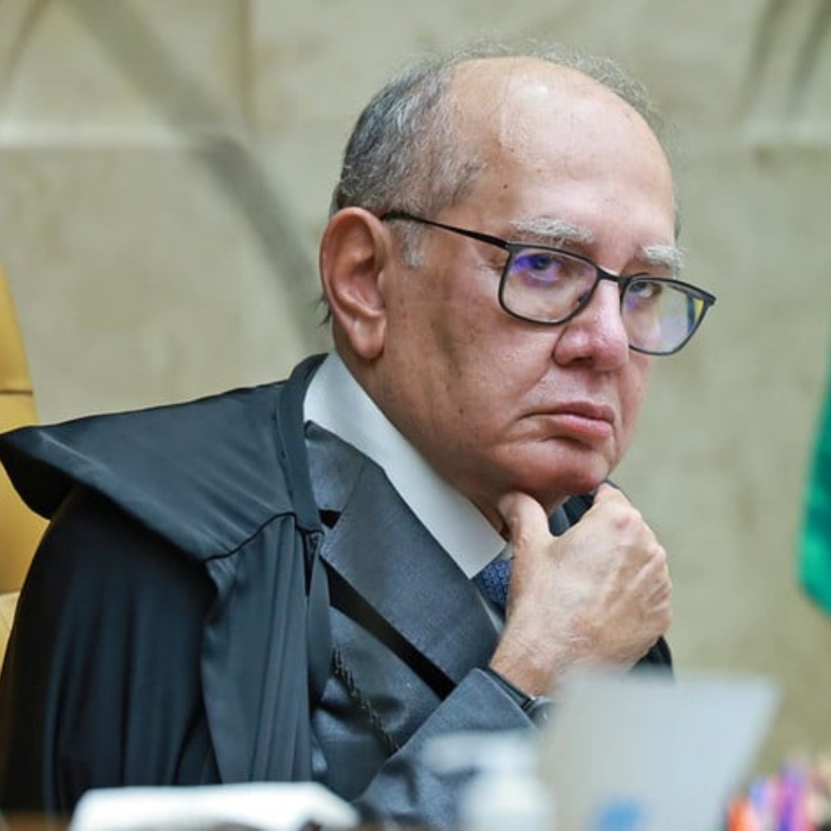 EnioViterbo's tweet photo. É a primeira vez que um juiz consegue fazer a proeza de dar uma decisão tão ilegal que a Globo CANCELA um debate presidencial.

Parabéns pela conquista, Gilmar Mendes! https://t.co/H7Bd2lo1l3