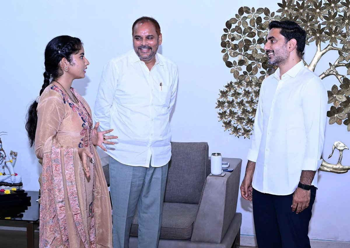 balakot67767333's tweet photo. Lokesh Anna tho meeting 🤝 
Inka ekkdiki poru lee doubt auvsaram ledu inka namma vacchu 

E leader ayyina okksasri lokesh Anna tho connect ayyaro inka life long travel chestar e secret ento ardam kadu ippatki https://t.co/vg96dcXsg3