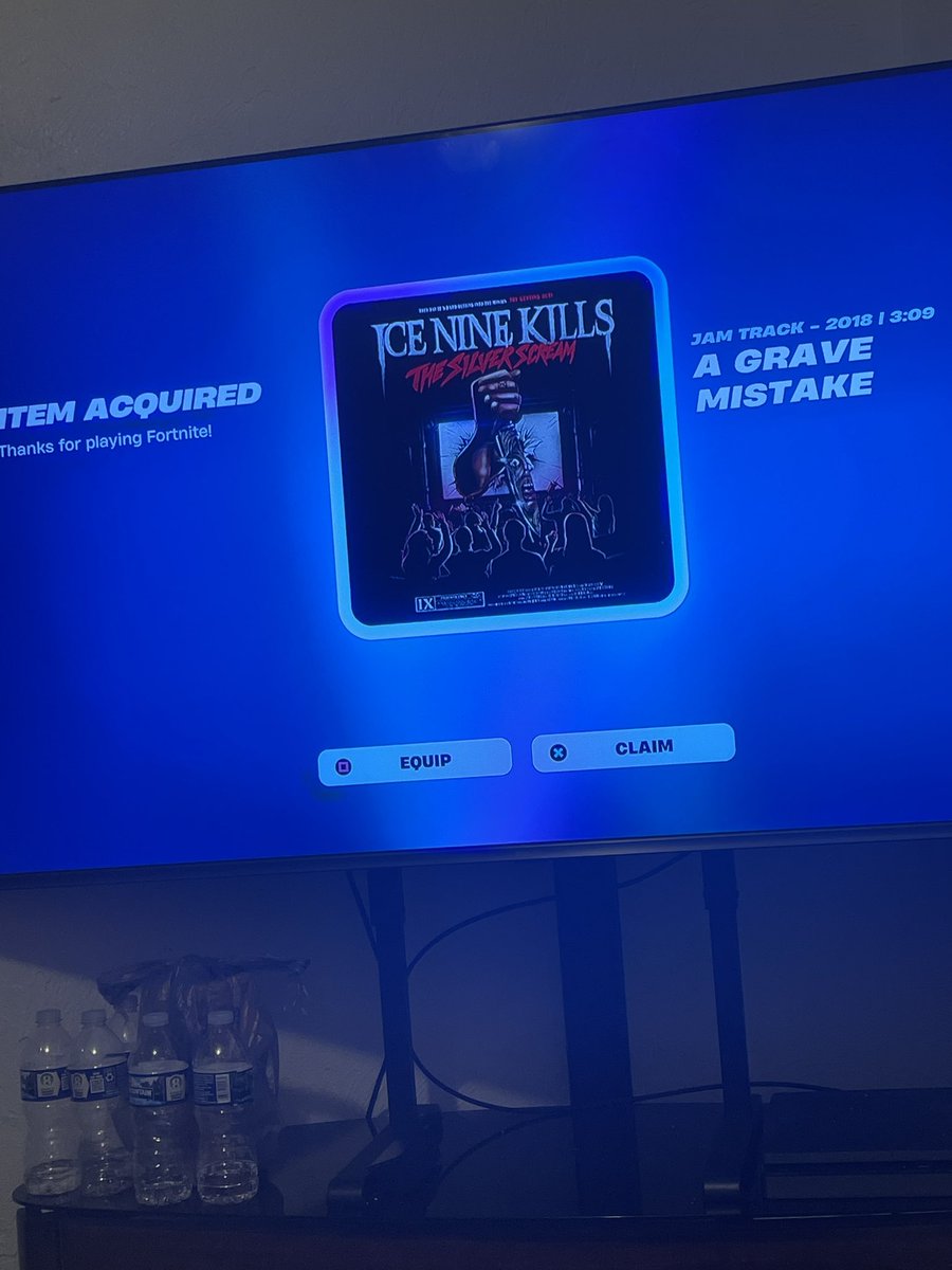 AWorkOfGHOSTIX's tweet photo. Did I get A Grave Mistake by Ice Nine Kills on Fortnite?? YOU BET YOUR DAMN ASS I DID. I love this band with my whole heart bro. 🥹🤘🏻 https://t.co/nugywRpUsJ