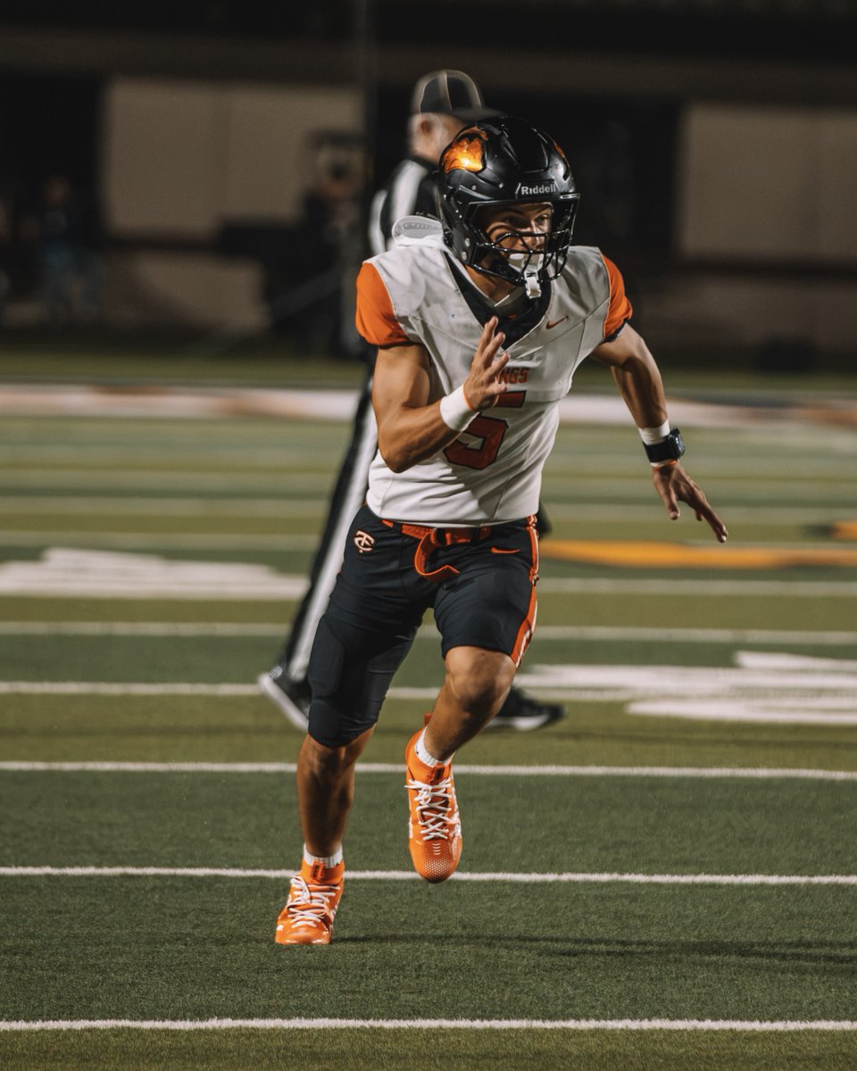 Grey_Byrd5's tweet photo. NOTHING changes, if nothing changes. Week 6 ready tomorrow. Lining up wherever the TEAM needs. 
Greyson Byrd | 2029 | ATH/QB
6’2 182lbs | Texas City HS | 4.3 GPA
Greysonbyrd5@gmail.com @joe_Byrd5 @TCHSRecruits @iam_alinedouard @Marchen44 @priority11fb @PrepRedzoneTX https://t.co/oi9Yo4hKeF