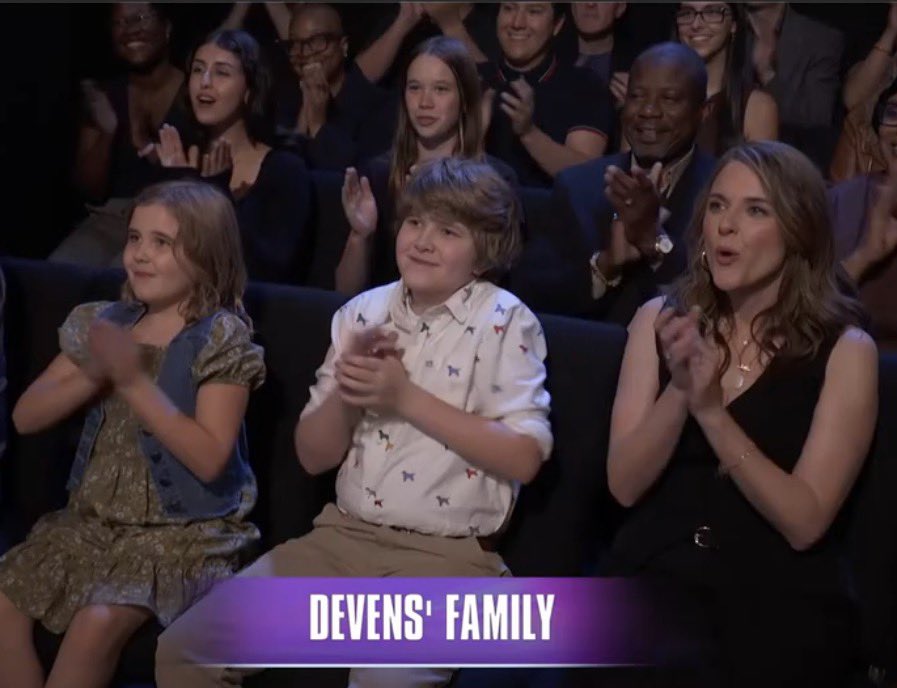BBigBrotherBuzz's tweet photo. Devens’ family in the crowd! #BB28 #BigBrother #BigBrotherBuzz https://t.co/Xl43C6Uquf