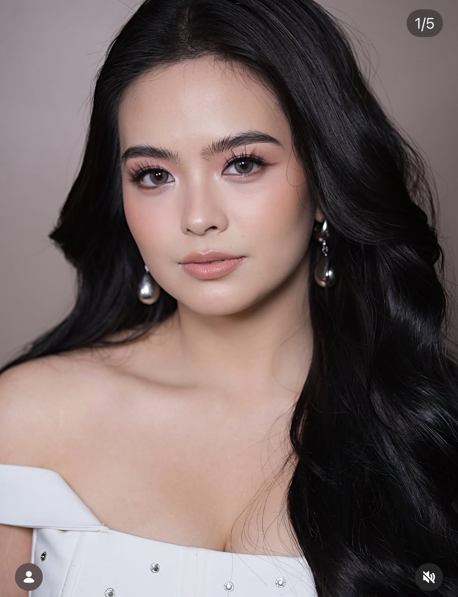 Heyitsmebeab's tweet photo. bea binene 
beabinene https://t.co/YMFXFfdLoQ