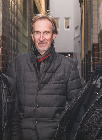 rocknrollgarag1's tweet photo. Happy 76 birthday to Genesis' Mike Rutherford! https://t.co/7t0aalzIiK