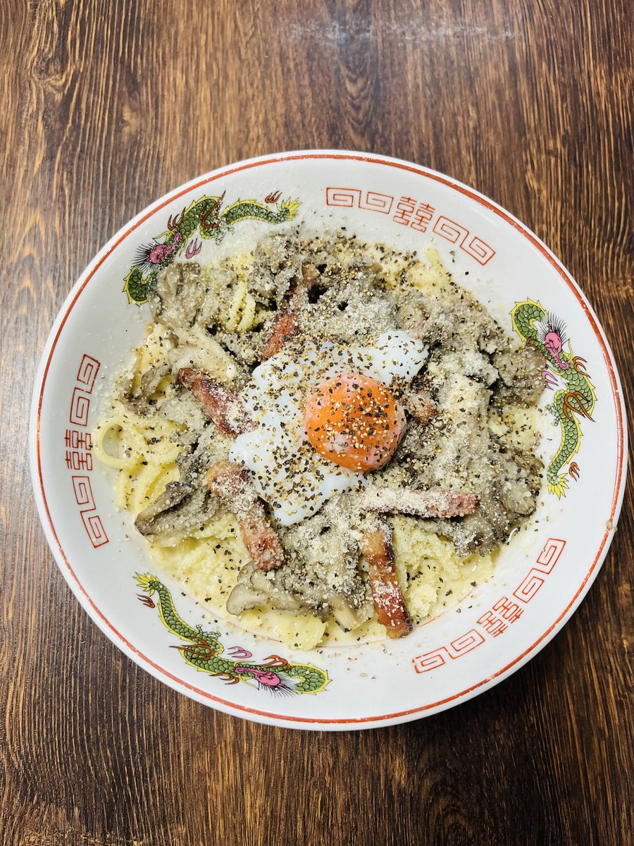 daikinboshi2020's tweet photo. おはようございます。
10月2日(金)
醤油らぁ麺
塩らぁ麺
煮干しらぁ麺
昆布水つけ麺
限定『台湾まぜそば』
　　『鶏白湯とクリームのまぜそば』

10月のまぜそばはクリームのまぜそばです！
食べた事ない人は是非！
本日も1日宜しくお願いします🙇 https://t.co/9TZBXZvdKY