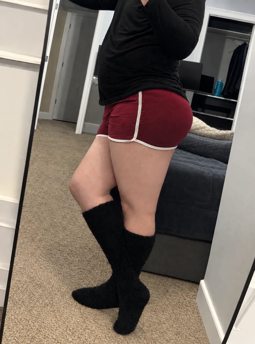 SiSiqbln's tweet photo. @yeahimthesex Guess I don’t look good in them then 😖 https://t.co/gBacyGKW6c