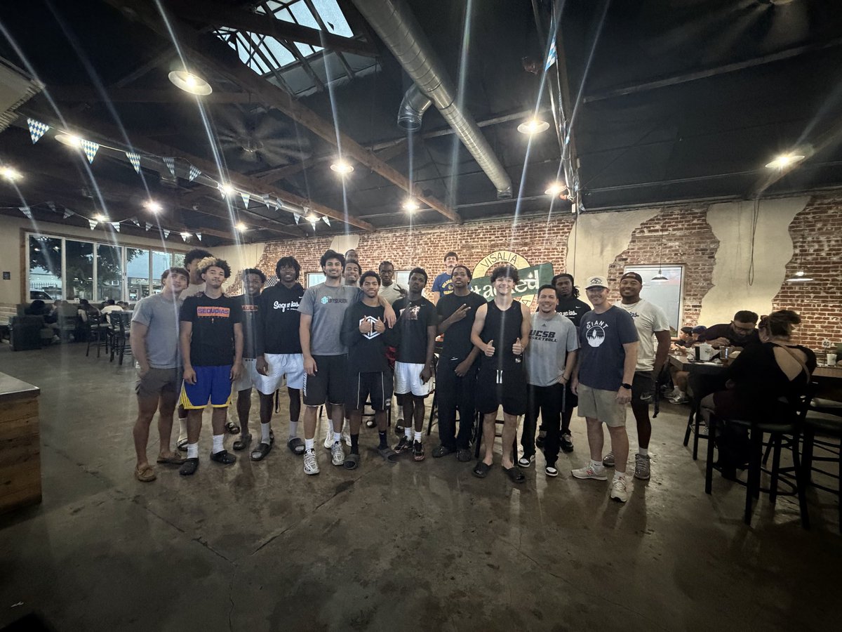 COSMBB's tweet photo. Day ONE is officially in the books. Good eats and fellowship at Stacked Bar &amp; Grill.

30 days out.

🌲🍊 https://t.co/Vw7hKVfApZ
