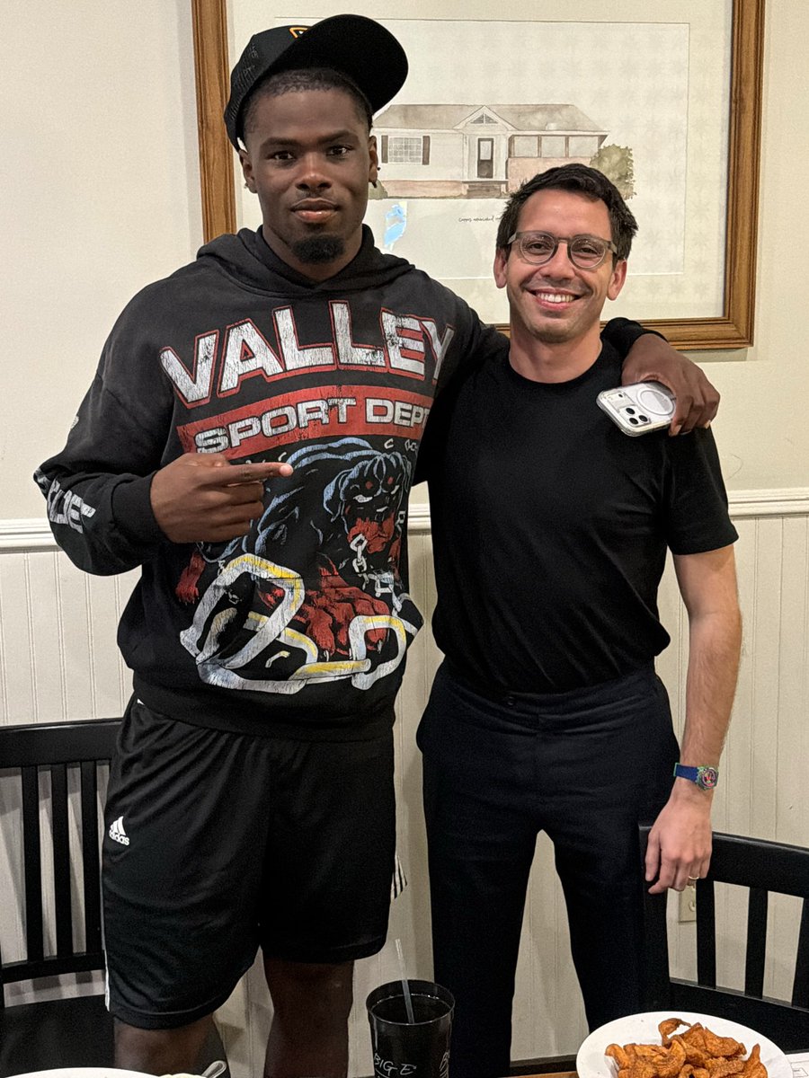 j_fishback's tweet photo. Good to meet Kamario Taylor

Good luck on Saturday 🙏 https://t.co/6jQxIdTAGq