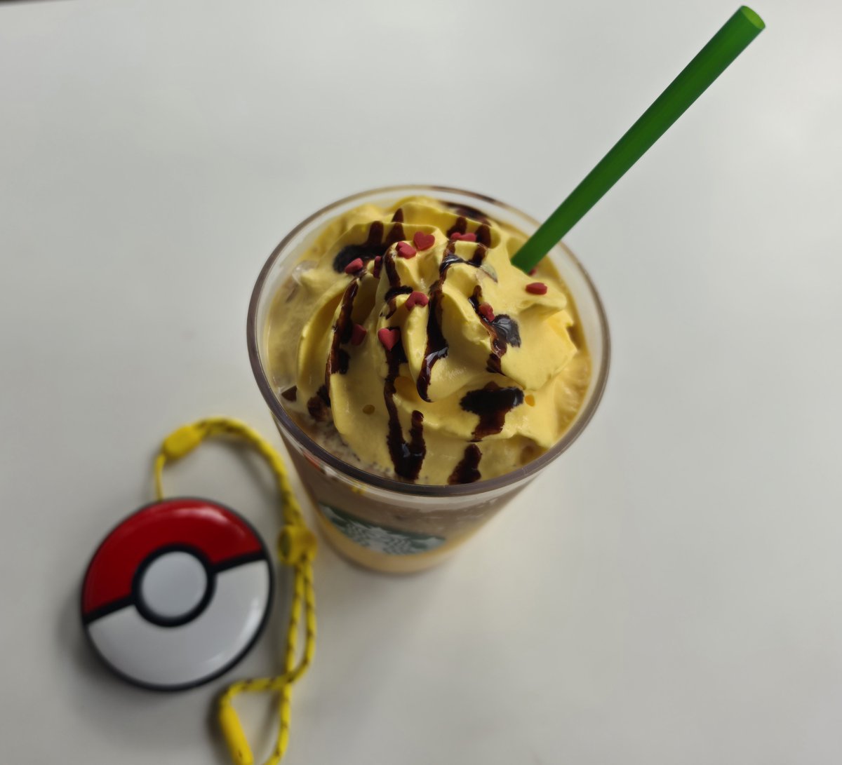 Swaps4's tweet photo. Pikachu honey cream latte! ⚡️ https://t.co/x16CR7yVd3