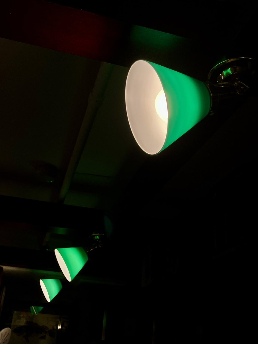 ginza_highball's tweet photo. 金曜日。
銀座の夜に、いつもの灯りを。

今夜もお待ちしております。
銀座 ROCK FISH https://t.co/oKl6sObOjN