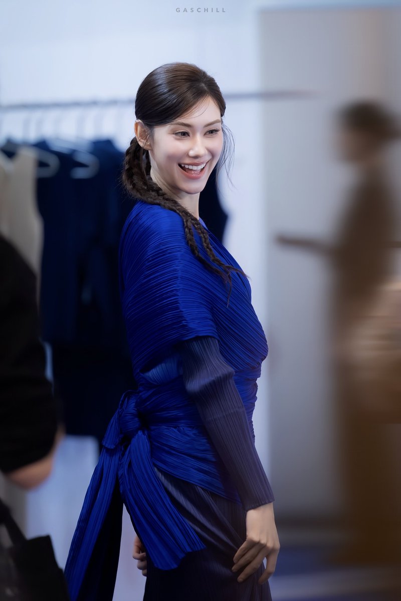 GasChill's tweet photo. ยิ้มตาสระอิ ☺️

LENA AT PLPL ISSEY MIYAKE
#plplisseymiyakexLena 
#LalinaLena #ลีน่าลลินา https://t.co/v5JlLtFjpx