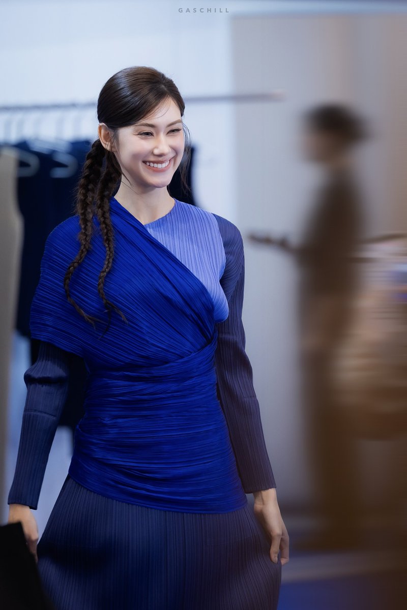 GasChill's tweet photo. ยิ้มตาสระอิ ☺️

LENA AT PLPL ISSEY MIYAKE
#plplisseymiyakexLena 
#LalinaLena #ลีน่าลลินา https://t.co/v5JlLtFjpx