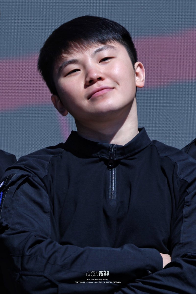 min_1522's tweet photo. 261002 계룡 지상군문화축제

#우지 #WOOZI #ウジ #SEVENTEEN
#세븐틴 https://t.co/p7lFyISjvu