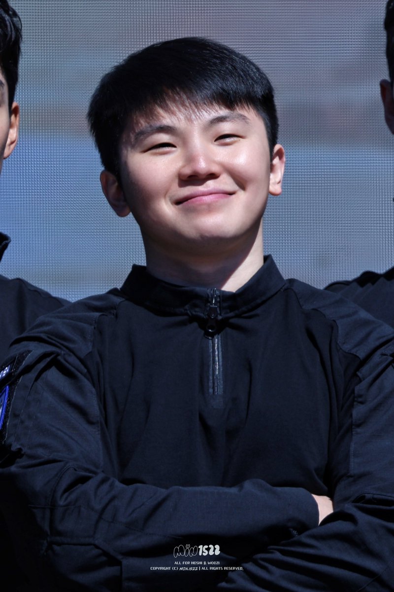 min_1522's tweet photo. 261002 계룡 지상군문화축제

#우지 #WOOZI #ウジ #SEVENTEEN
#세븐틴 https://t.co/p7lFyISjvu