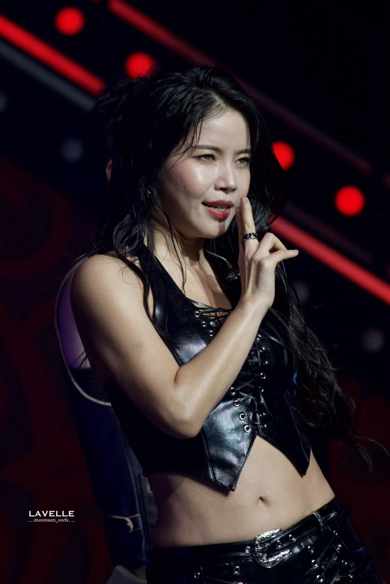 moonsun_swfs's tweet photo. 20260719 Mamamoo Solar
<4WARD> World Tour in Macau
#Solar #솔라 https://t.co/zhqqmtlwzx