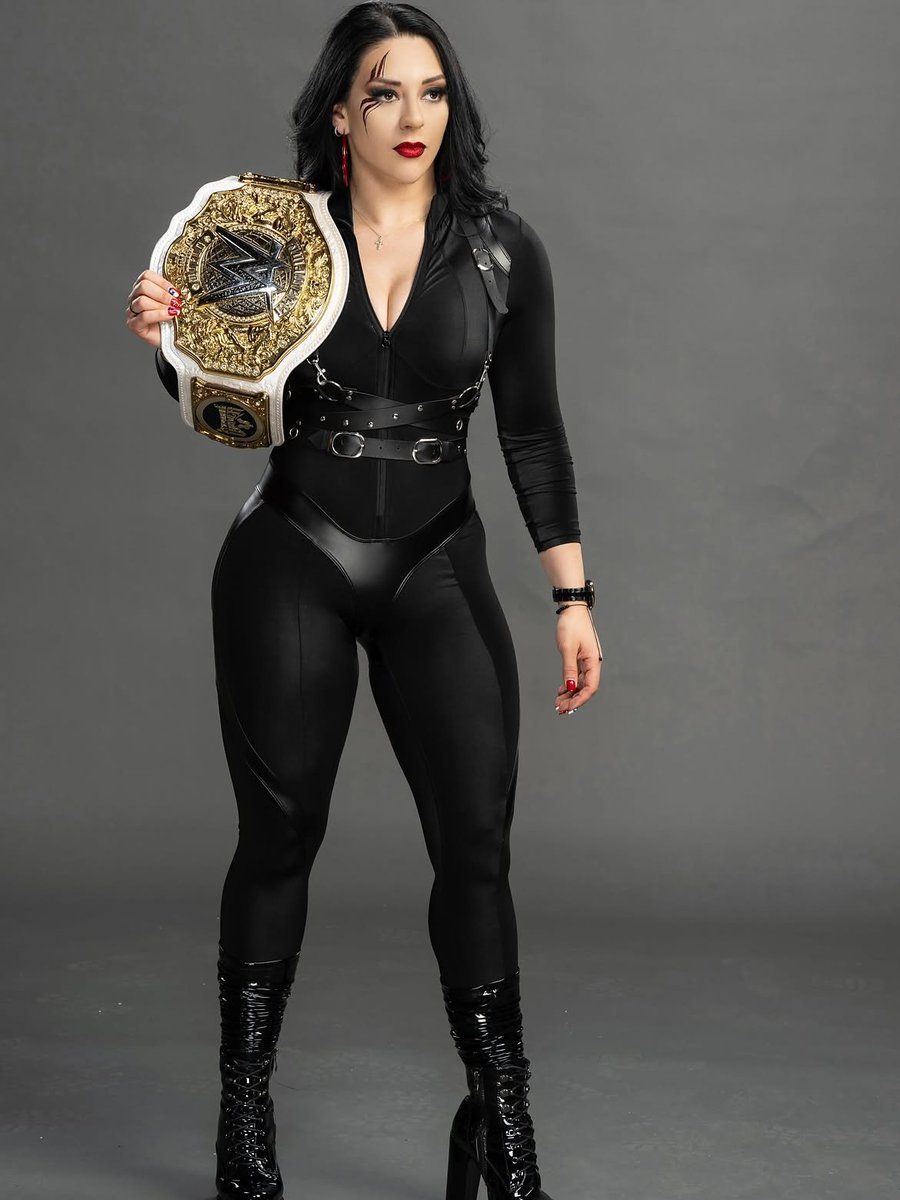 light_exploring's tweet photo. La Primera☝️ wallpaper 💕 

#StephanieVaquer #laprimera #wweraw https://t.co/kpKg2FjxzQ