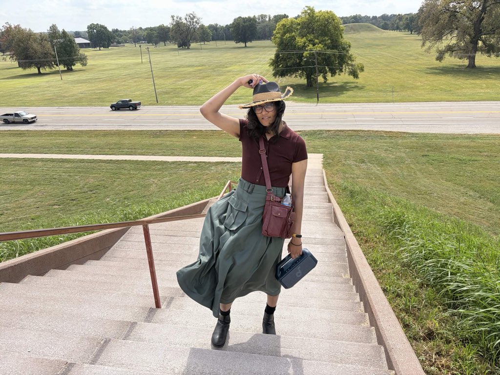 puterfaction's tweet photo. Shout out to the guy who upon reaching the top of monk mound immediately proclaimed “Bring me all the females” https://t.co/YjBNJMeghw