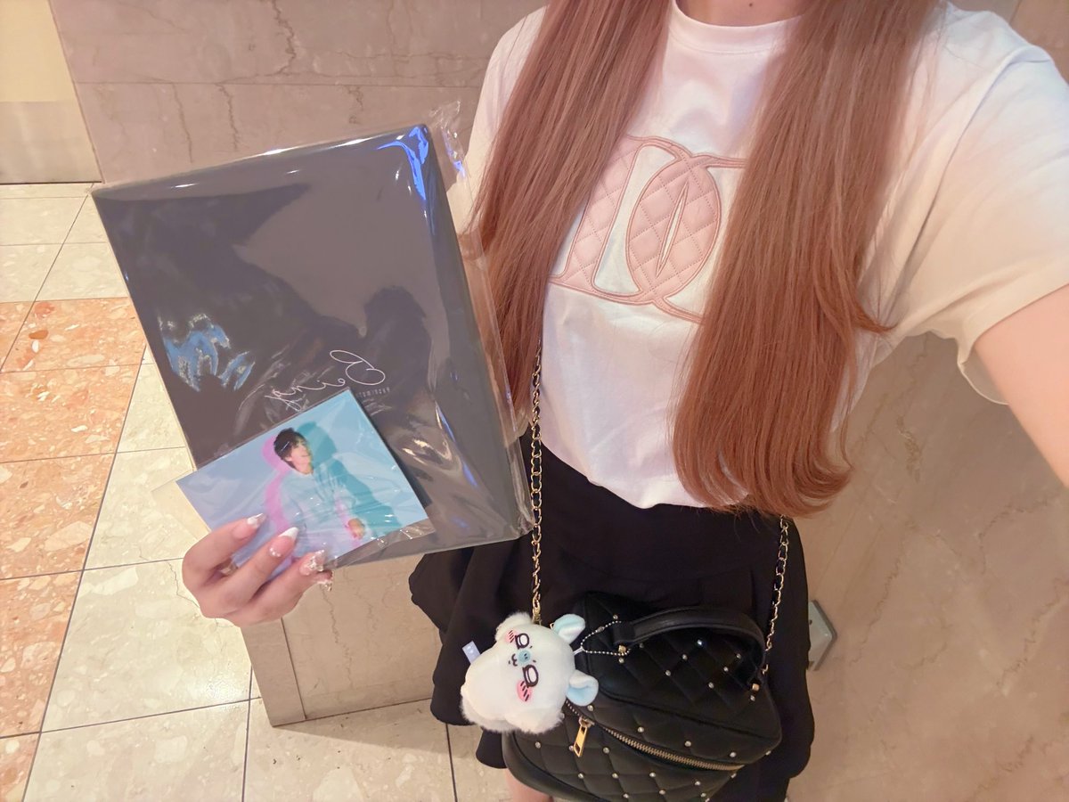 nixlejf's tweet photo. 載せるの遅くなっちゃったけど > <💧
真一くんに手渡しして貰えて宝物が増えた꒰՞o̴̶̷ ·̫ o̴̶̷՞꒱〜♡
大好きな人に会えた夏の素敵な思い出📨💖 https://t.co/j9qHS4hQ9O