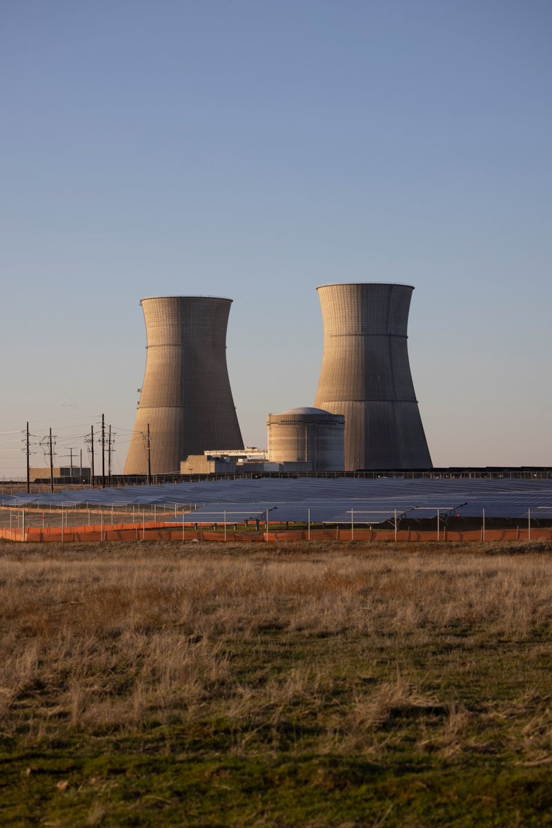 BetterBizWorld's tweet photo. Nuclear revived. Solar canals. Reversible chips.

The energy transition is HERE.

The question is leadership.

Dr. Ghasem Bayat at BBBW.

Dec 18-20. 🎟️ https://t.co/LB4jj3MVcz

#BBBW2026 #BetterBusinessBetterWorld #EnergyTransition #Leadership https://t.co/oEWhE7QJiP