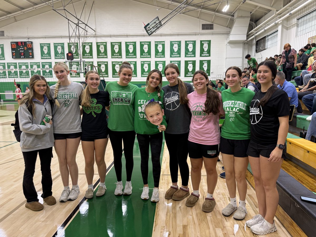 PCHSGBK's tweet photo. Some of our Lady Celtics went to cheer on girls volleyball tonight on Senior Night &amp; got to watch them take a W too!! Great job, ladies🙌🏼💚 https://t.co/xedQsazduW