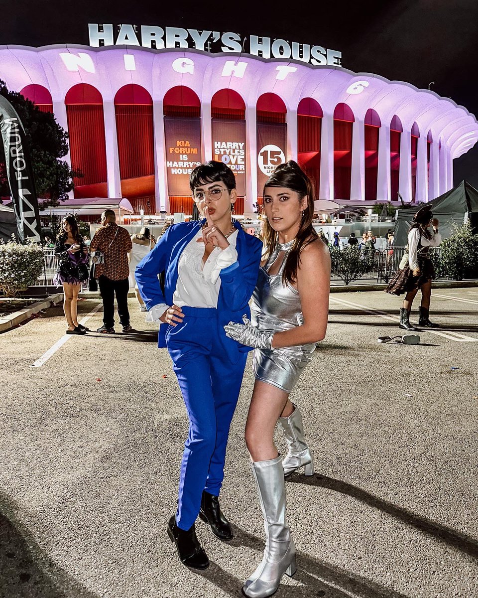 gigglyjoe's tweet photo. I mean we kinda ate that what do you think @VividSeats @killasom
#vividharryween https://t.co/LJb6icTTYN