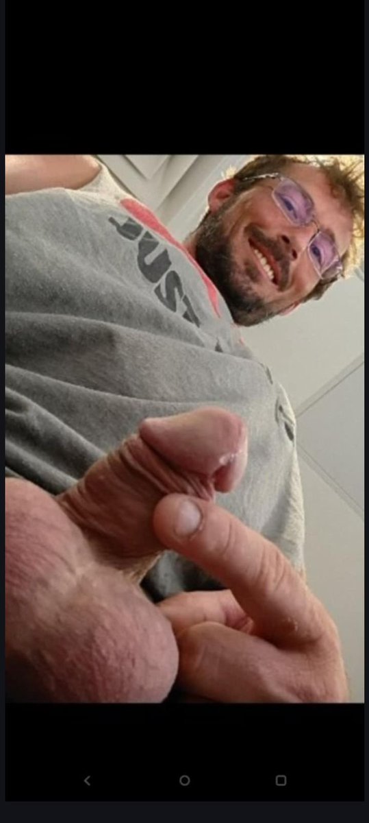 Fbaby_73's tweet photo. Wade Thomas Cameron from Ionia Michigan works at discount tire and battery wants everyone to see his 2 inch tiny dick and come see him at work so you can humiliate him and his baby cock while he works on your car. 😂😂😂😂😂 https://t.co/82gM9T19dC
