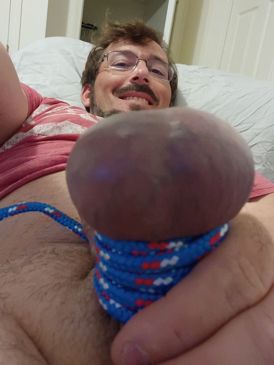 Fbaby_73's tweet photo. Wade Thomas Cameron from Ionia Michigan works at discount tire and battery wants everyone to see his 2 inch tiny dick and come see him at work so you can humiliate him and his baby cock while he works on your car. 😂😂😂😂😂 https://t.co/82gM9T19dC
