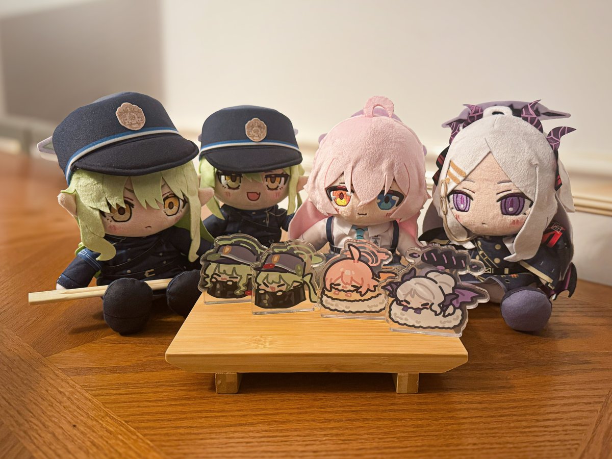 kasasagia's tweet photo. 本日の会議、おすしー。

#ブルアカぬいぬい部 https://t.co/rhy6q5pRn3