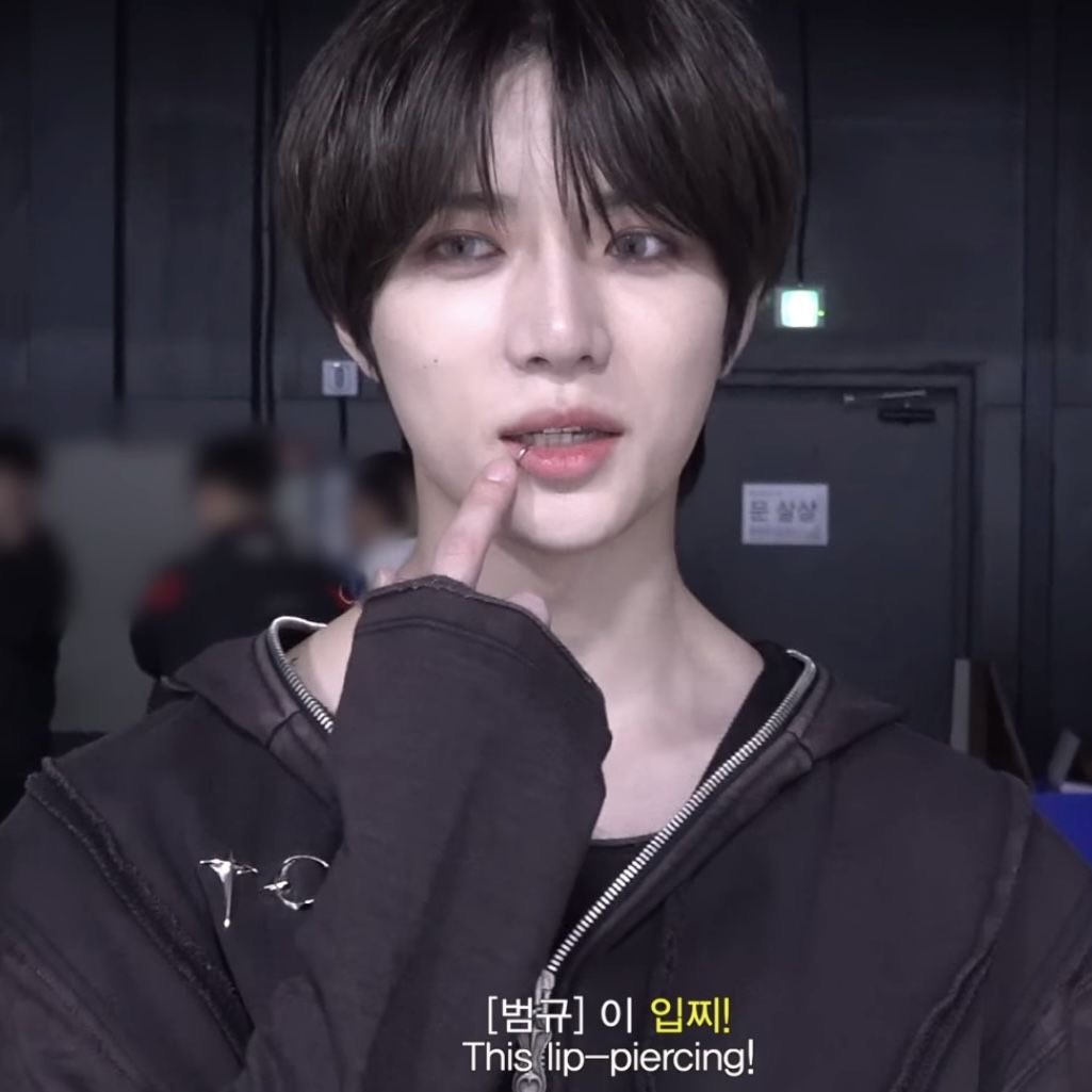 miastarkissed's tweet photo. can we get beomgyu with a lip piercing again https://t.co/OXQVVBf0zv