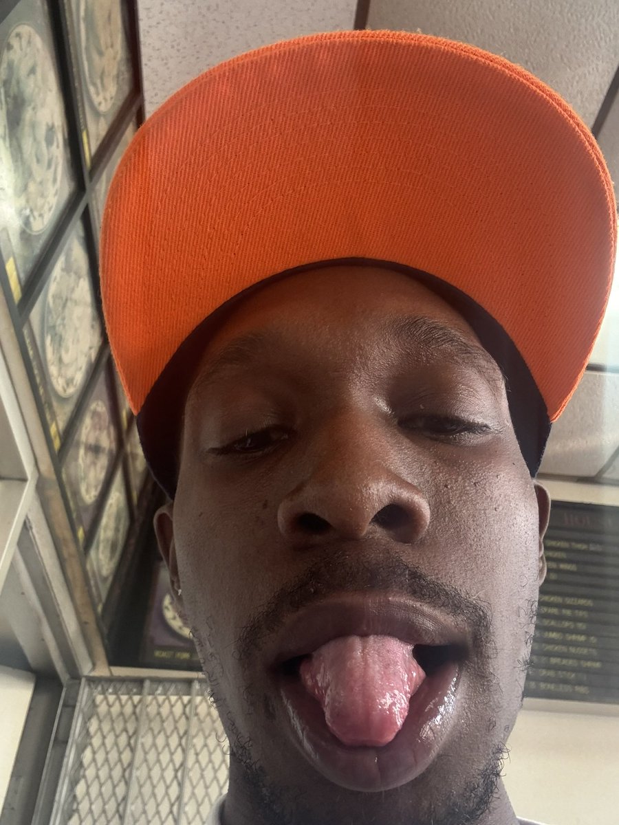 AdventrueG's tweet photo. What’s the rush to know my name if you saw me once you’ll probably see me again.
#selfie #melanin #brownskin #chinesefood https://t.co/oy0tGTcOZ5