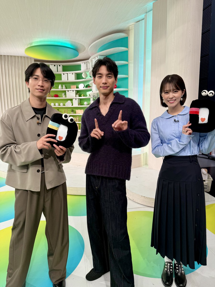 hideandseek_ntv's tweet photo. ／
#ハイドアンドシーク 0秒前の彼女
𝟏𝟎月𝟒日(日)よる𝟏𝟎時𝟑𝟎分𝐒𝐓𝐀𝐑𝐓
＼

ただいま
福士さん、志田さん、田中さんの3人が
日テレを電波ジャック中📡⚡️

まもなく #DayDay. に出演します！！
ぜひご覧くだ🦏

福士蒼汰
志田彩良
田中樹 https://t.co/yHlyx9bVn6