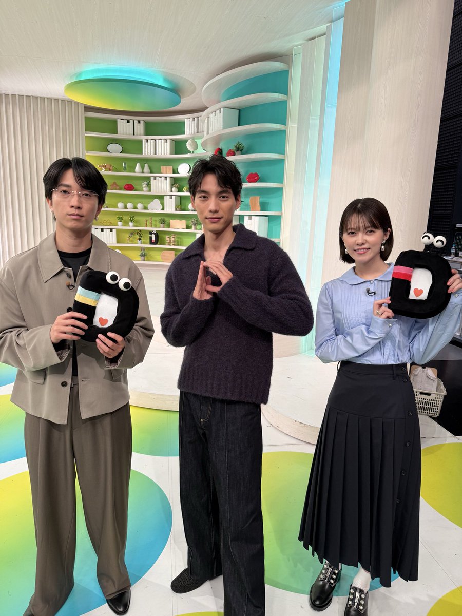 ntv_DayDay's tweet photo. ＼10月2日(金)の #DayDay.／

ゲスト🌟
﹉﹉﹉﹉﹉﹉
🚀#福士蒼汰 さん
🌼#志田彩良 さん
💎#田中樹 さん(SixTONES)
@fukushi_staff @sarashida_staff 
@SixTONES_SME

3人が出演する
日ドラ『ハイド&シーク 0秒前の彼女』は
明後日 𝟏𝟎月𝟒日(日) 𝟐𝟐時𝟑𝟎分〜放送です📝

#ハイドアンドシーク @hideandseek_ntv