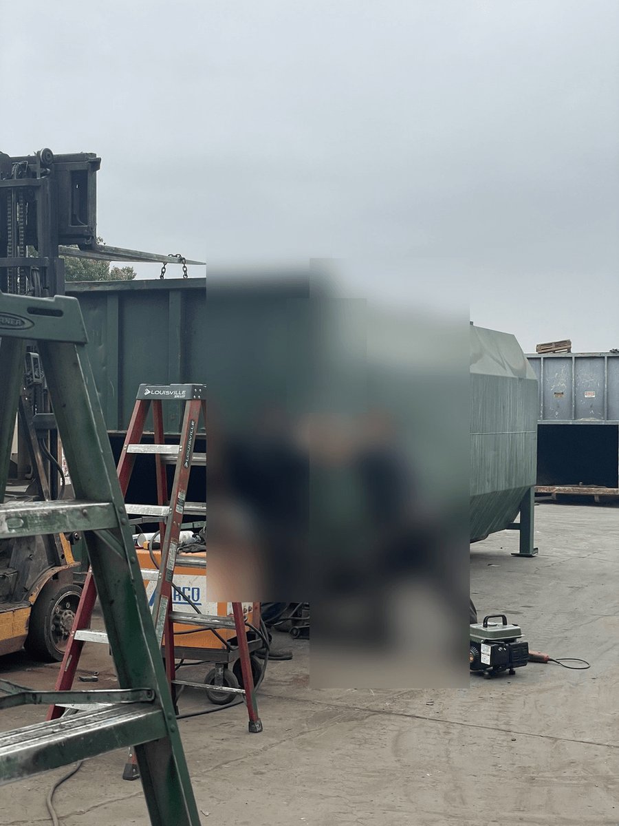 xCaliStyle's tweet photo. Field weld on a green industrial container — torch hot, repair done right.
Caption SI-created (SI = super intelligence).
#IndustrialCrew #FieldService #Welding #WasteEquipment #HeavyEquipment https://t.co/QVmuTl01mT