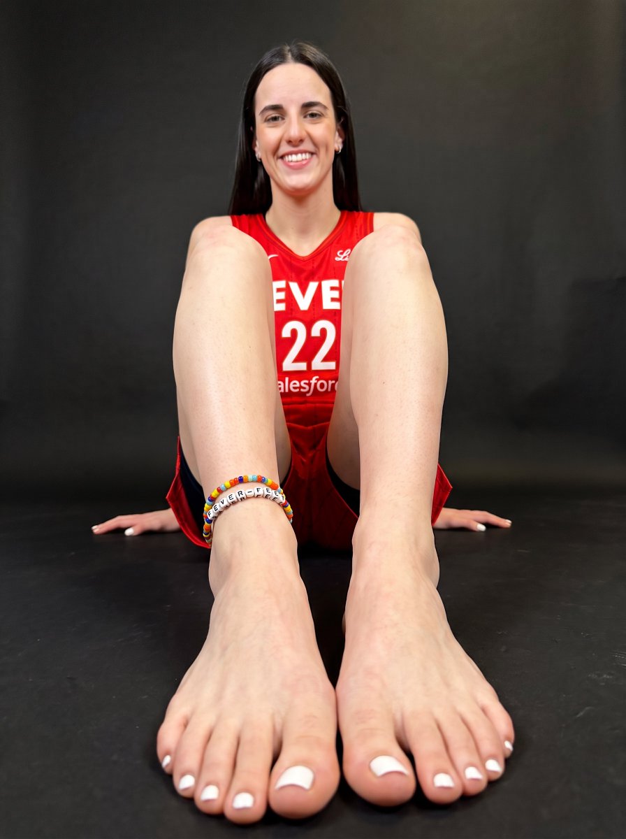 AfterHoursPG1's tweet photo. Indiana Fever Bracelets Just In Time For Game 3😉. Caitlin Clark Proudly Repping https://t.co/F4e5yc4yz6