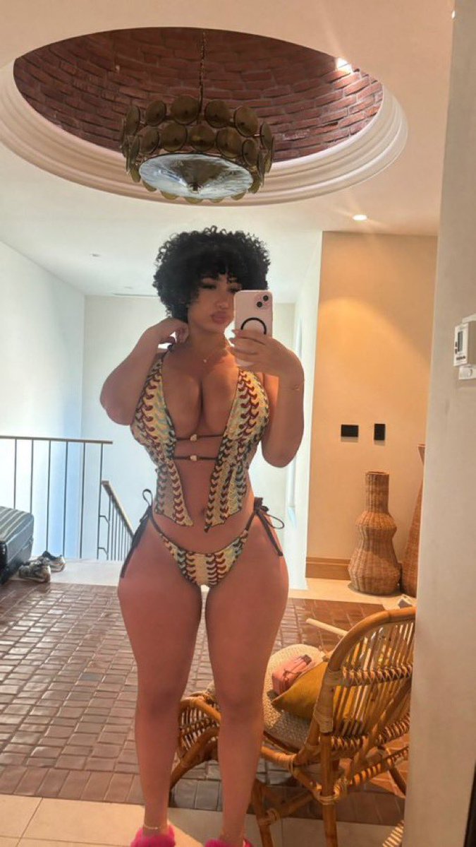 MEL_DADEL's tweet photo. 🥵🥵 https://t.co/VGSwpqYzJV