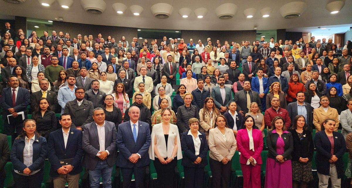 ContraloriaGEM's tweet photo. En representación de la Gobernadora Mtra. Delfina Gómez Álvarez, la Secretaria de la Contraloría, Hilda Salazar Gil, participó en el 6° Aniversario del Órgano Interno de Control de la Universidad Autónoma del Estado de México. https://t.co/TNG4KPY2QM