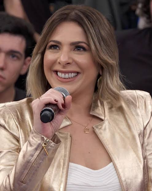 GiuliMedrado's tweet photo. O karma do jornalismo da Tv Globo começou quando ela demitiu a Daniela Lima para agradar a boiada. https://t.co/I23RoQEU1O
